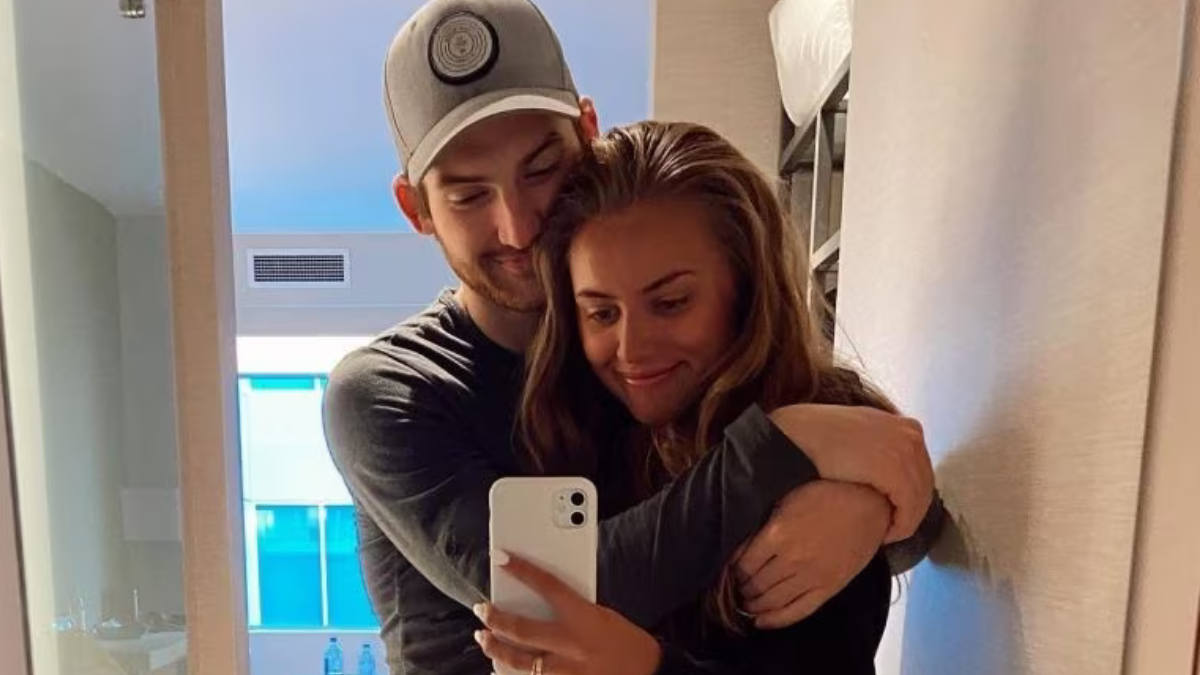 Adam Johnson era morto in un terribile scontro di gioco, la sua ragazza Ryan Wolfe racconta la loro storia