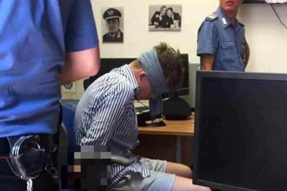 Omicidio Cerciello: carabiniere condannato a 1 anno per la foto di Hjorth bendato
