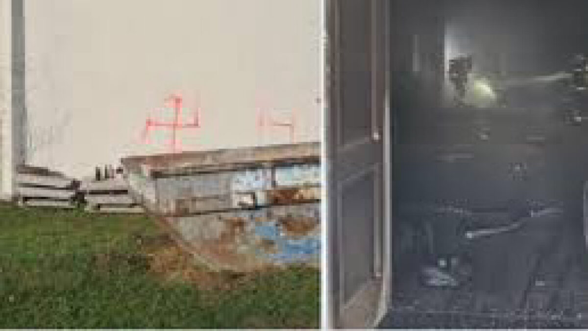 Vienna incendio cimitero ebraico svastiche