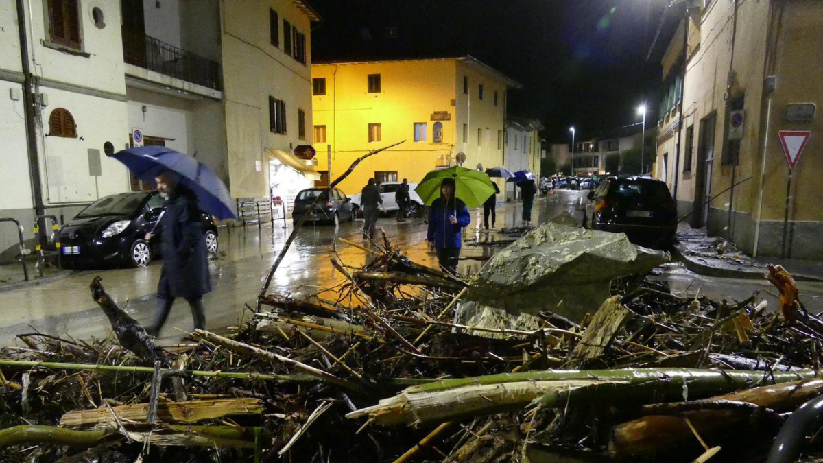 Toscana in ginocchio: 5  morti e 4 dispersi. Un disperso in Veneto - La diretta dell’emergenza