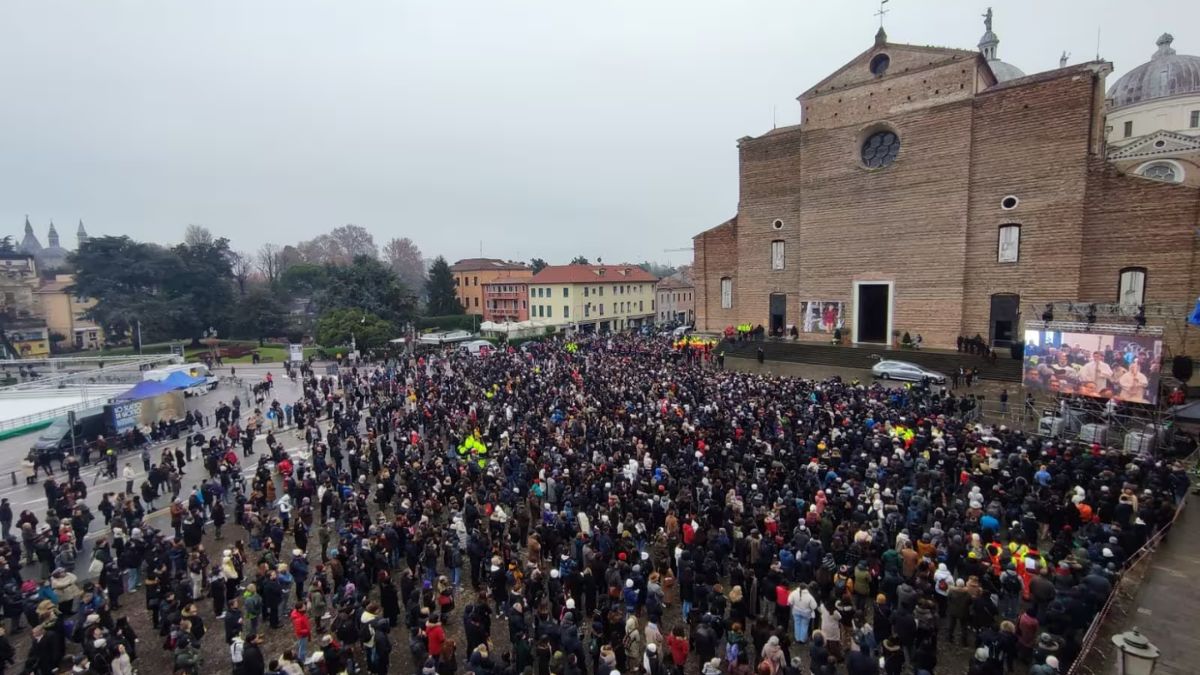 funerali Giulia Cecchettin rumore