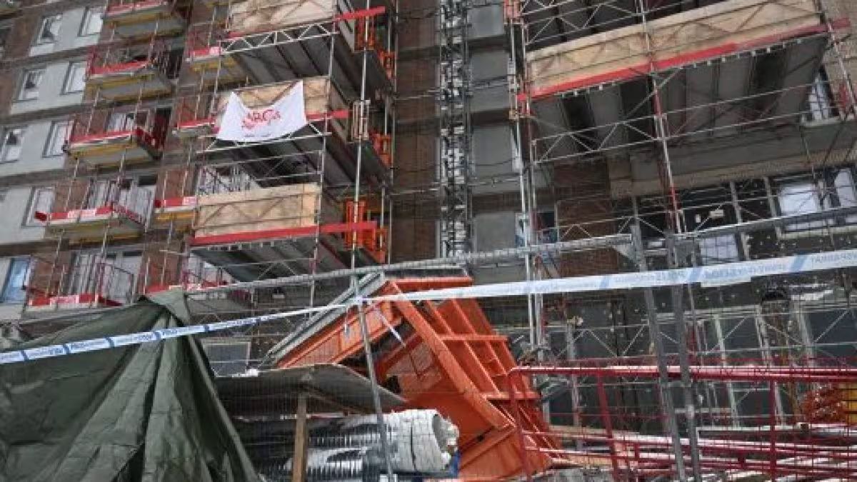 ascensore precipitato cantiere operai