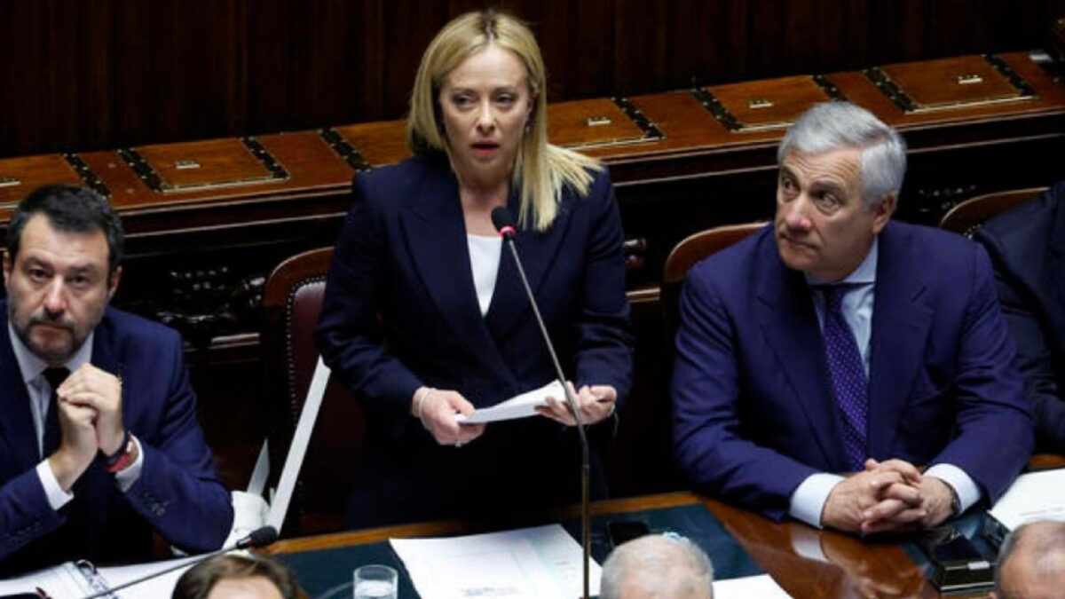 Mes maggioranza spaccata