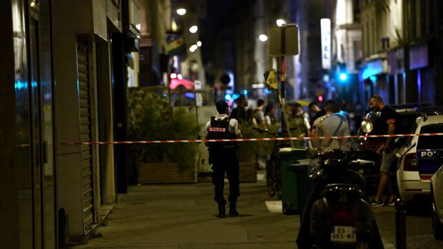 Allah Akbar, contro passanti a Parigi: un turista tedesco morto e due feriti