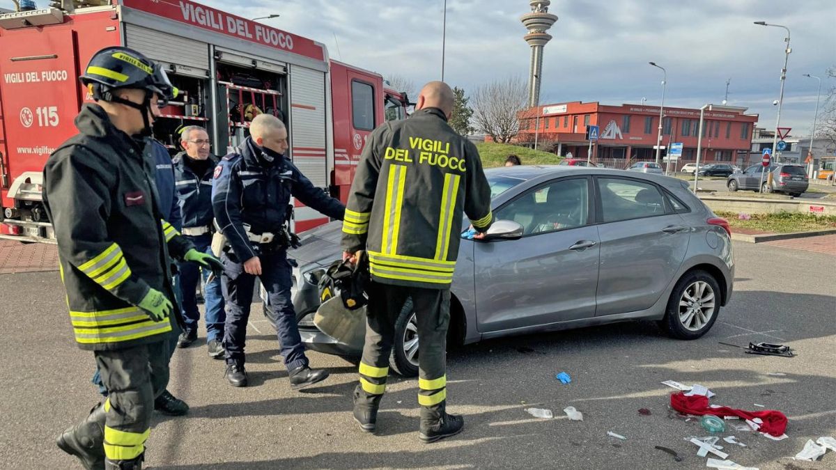 incidente parcheggio Eurospin Rozzano