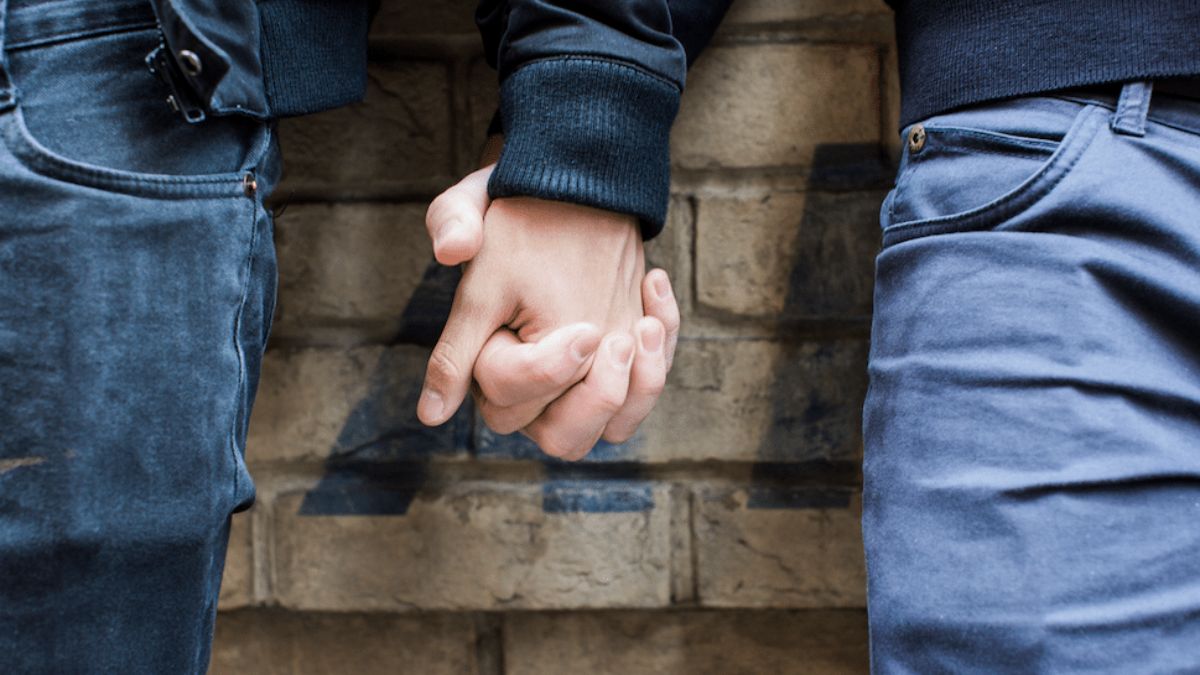 figlio gay genitori condannati