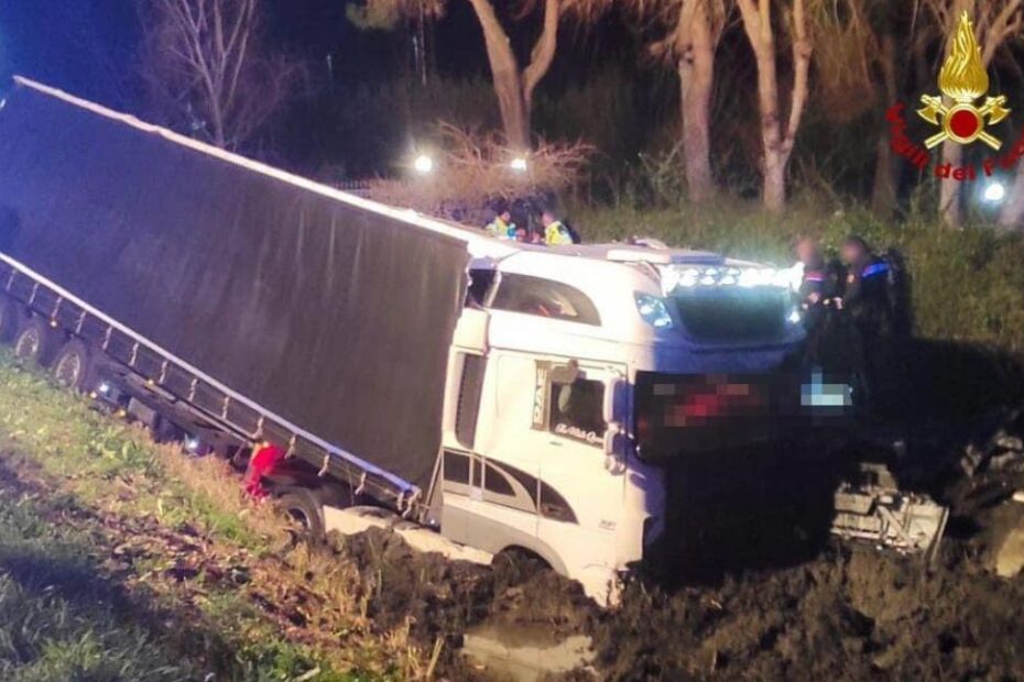incidente Romea paletto camionista
