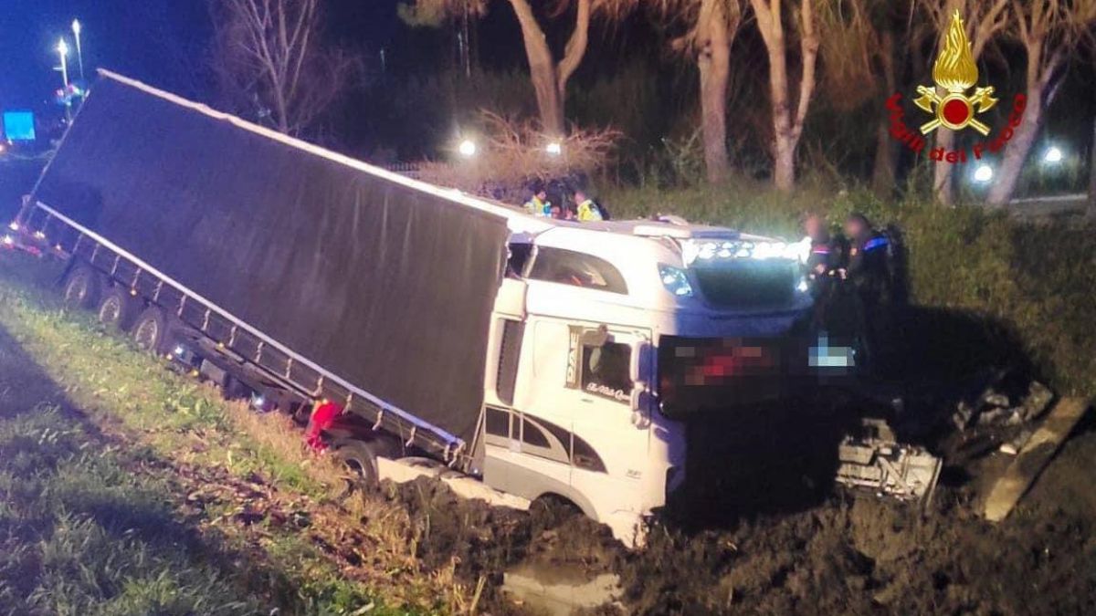 incidente Romea paletto camionista