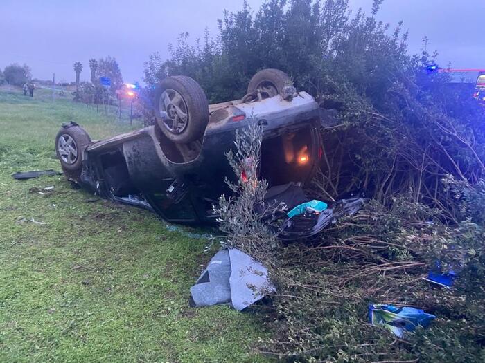 auto si ribalta incidente