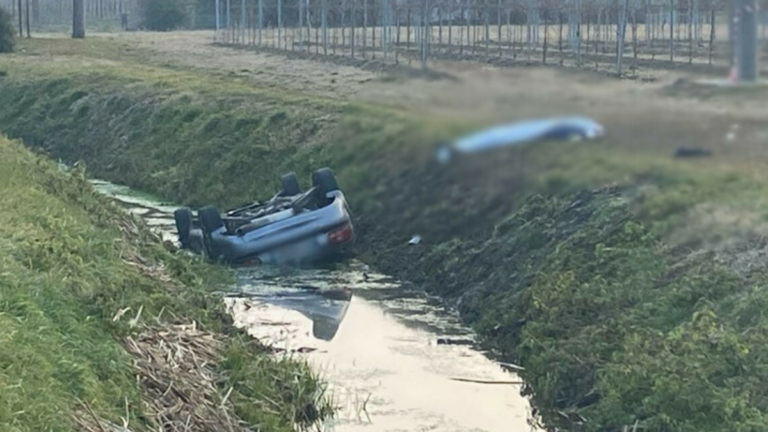 Auto finisce fuori strada: morta una ragazza di 23 anni, grave il guidatore