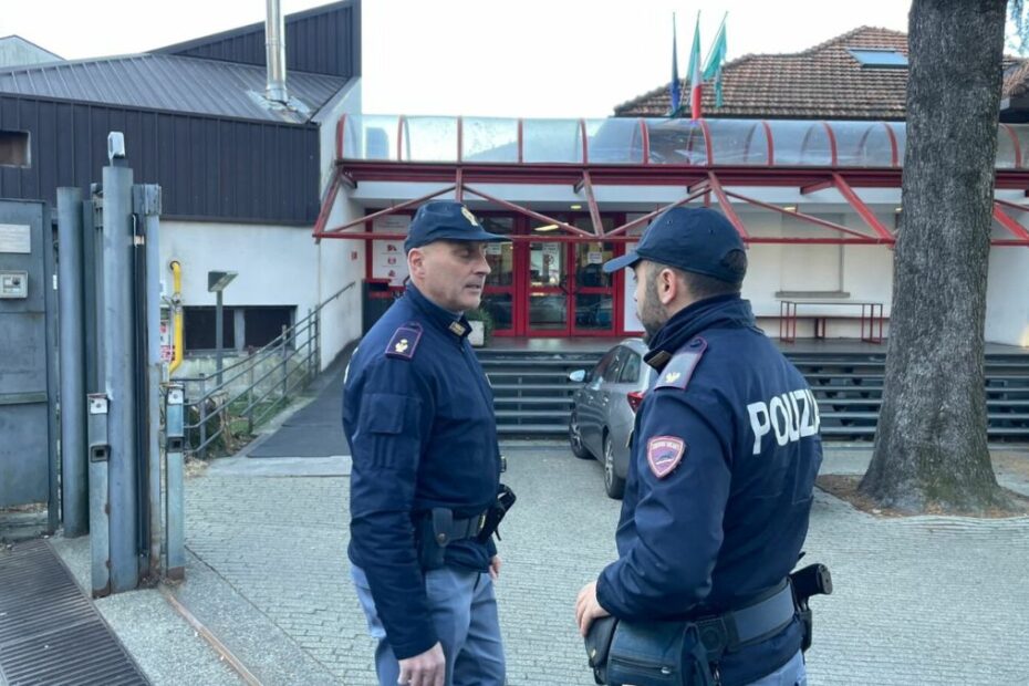 Varese professoressa accoltellata studente