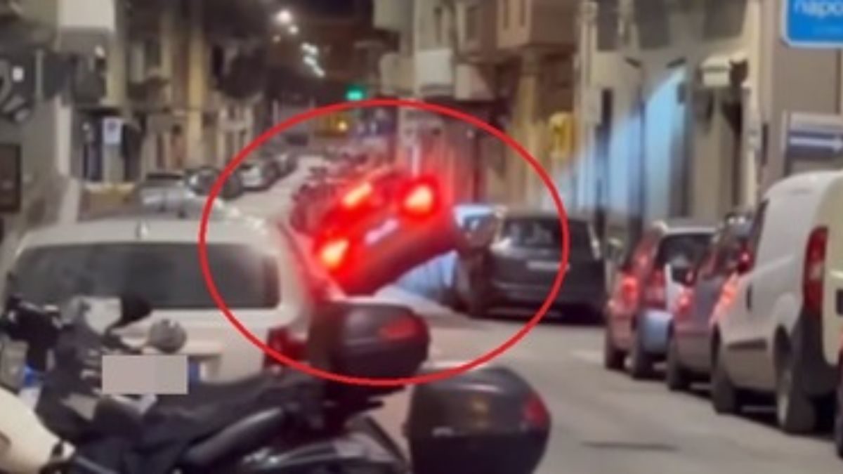 Bari suv auto parcheggiate
