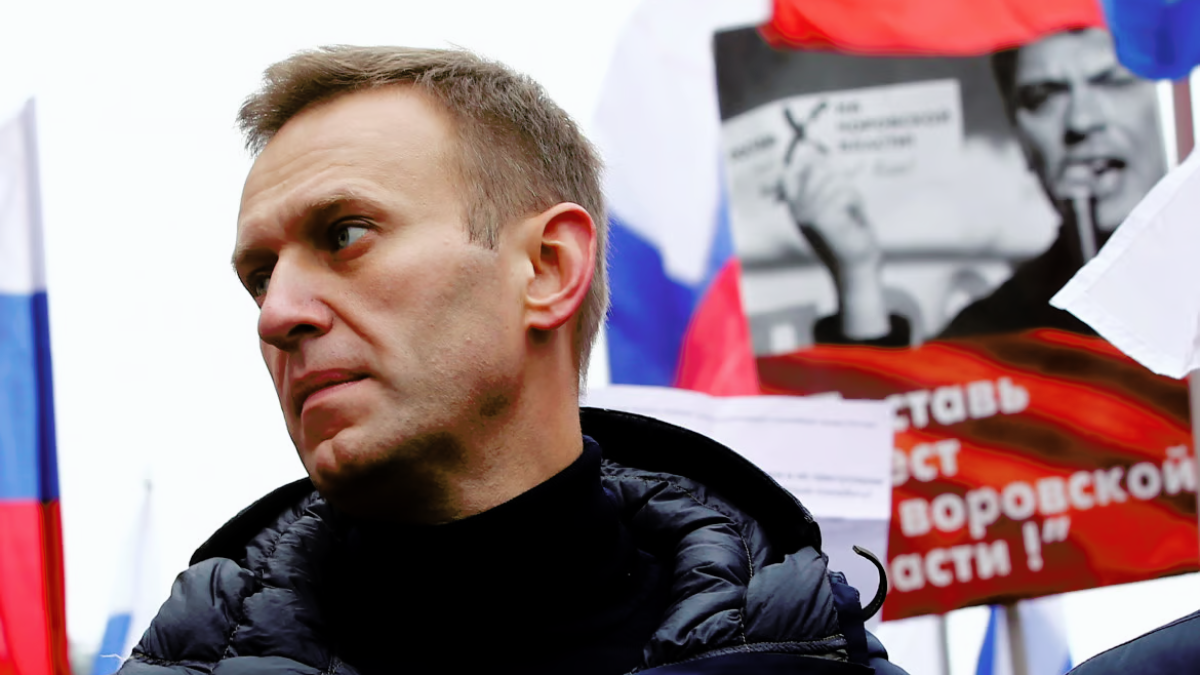 Navalny, fiaccolata al Campidoglio - la moglie: "Putin ha ucciso mio marito"