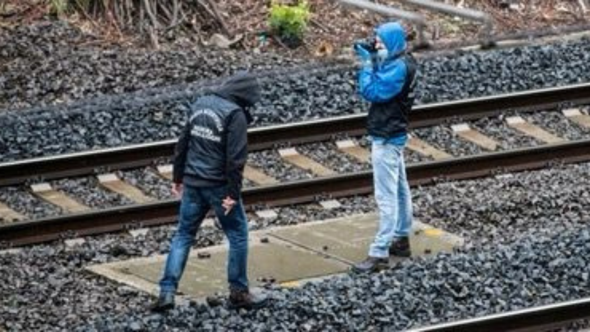 ragazzo travolto da un treno