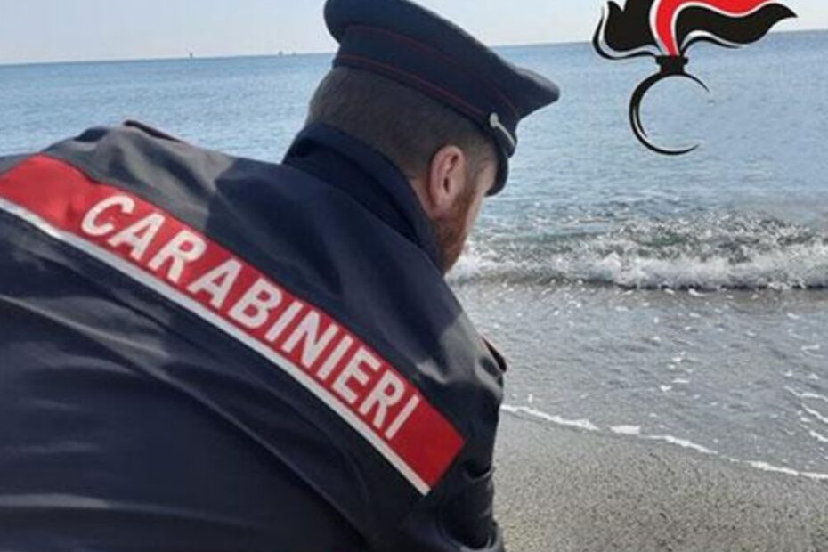 resti umani spiaggia Paestum