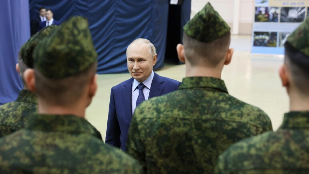 Putin: “Colpiremmo gli F-16 anche in aeroporti Nato”
