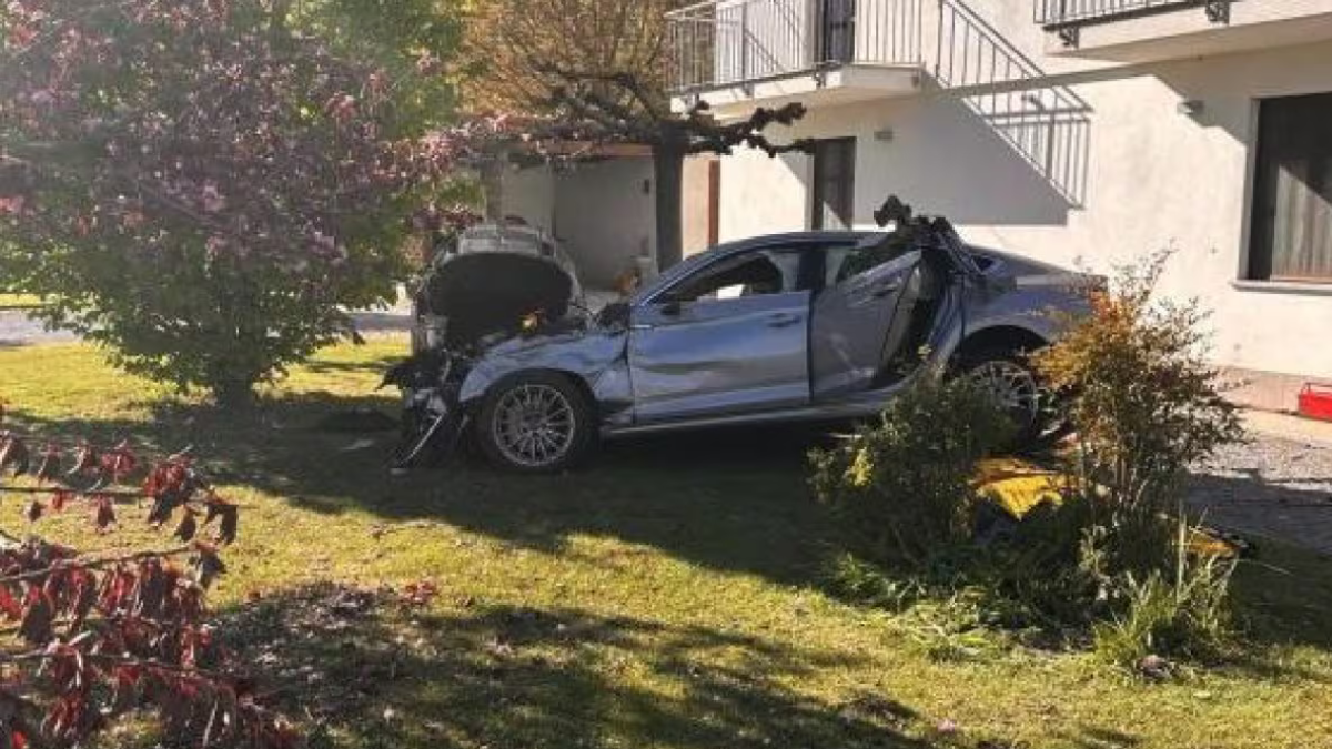 Auto fuori strada, morte due ragazze a Vezza d’Alba: conducente guidava ubriaco, arrestato