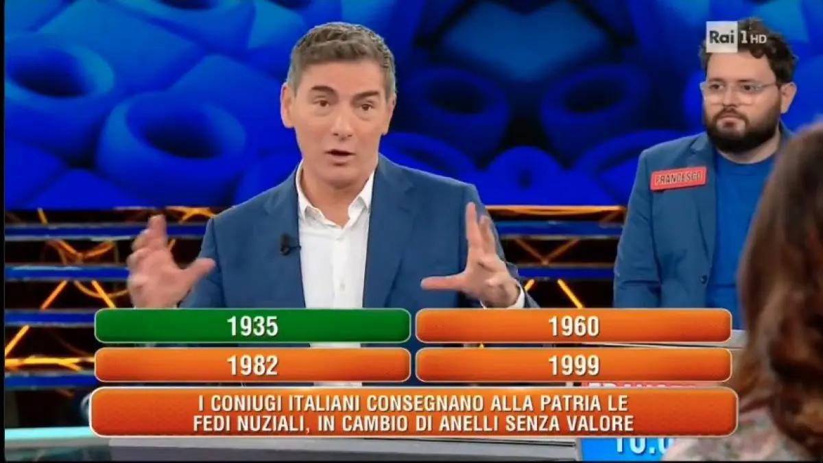 L’Eredità, Marco Liorni sommerso dalle polemiche dopo l’inciampo sull’Oro alla Patria fascista