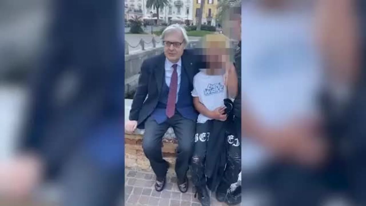 Sgarbi video Garda ragazzini