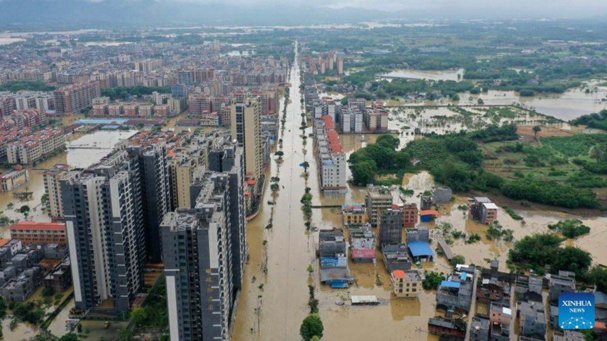 Guangdong, le inondazioni causano 4 morti e 110mila sfollati: sono le più violente del secolo