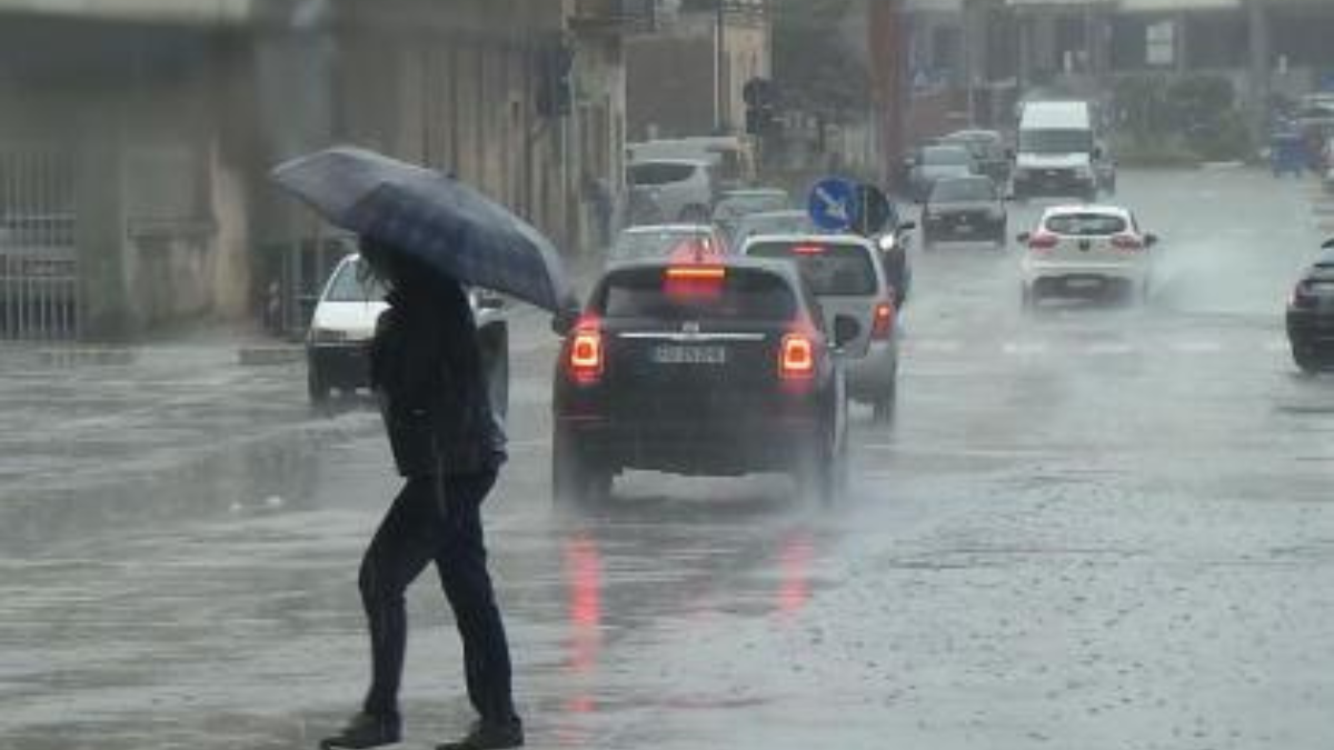 Maltempo, allerta meteo gialla per temporali domani giovedì 18 aprile: le regioni a rischio