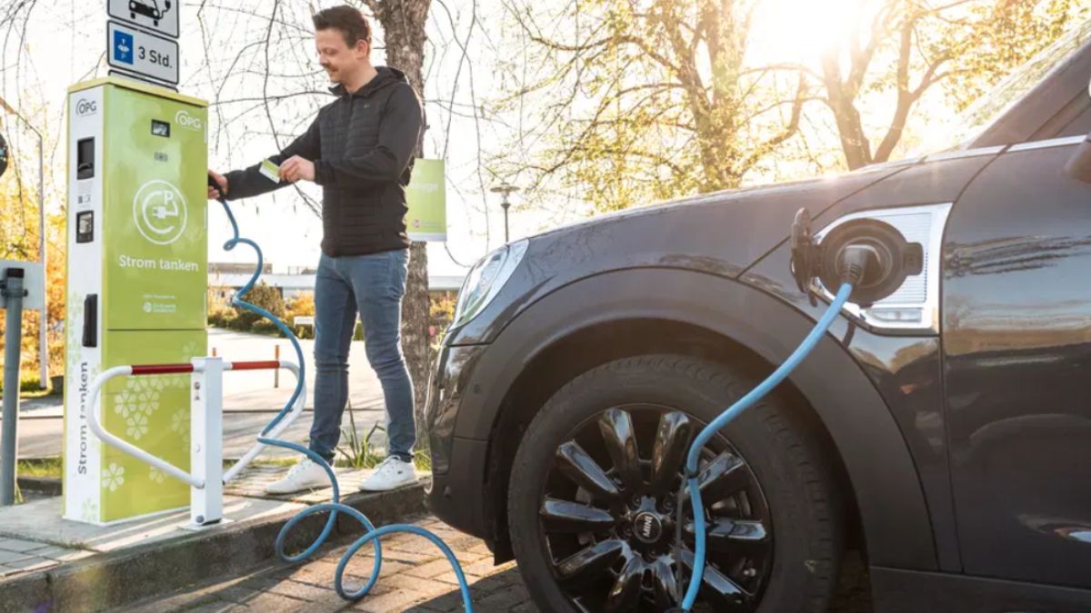 “Green” ma non molto, ecco quanto inquina (davvero) l’auto elettrica. Lo studio che ribalta tutto