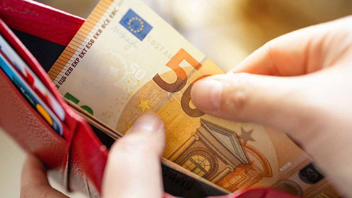 Tredicesima, fino a 80 euro in più per i redditi più bassi. I premi e la social card