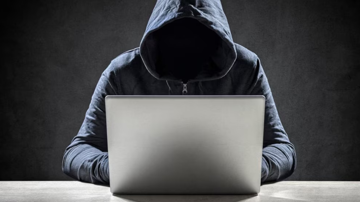 Attacco hacker russo: dati dei pazienti italiani rubati e pubblicati. Cosa fare