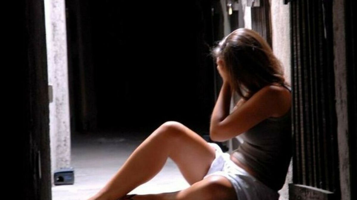 Identificato l’uomo che avvicinava le ragazze mostrando i genitali: “Voglio solo baciarti”