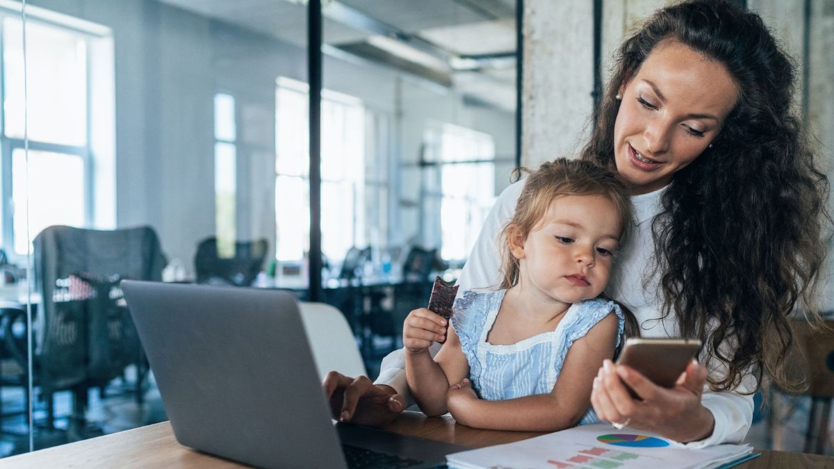 Bonus mamme 2024, 3.000 euro all’anno: come funziona la nuova applicazione per chiedere l’esonero dei contributi