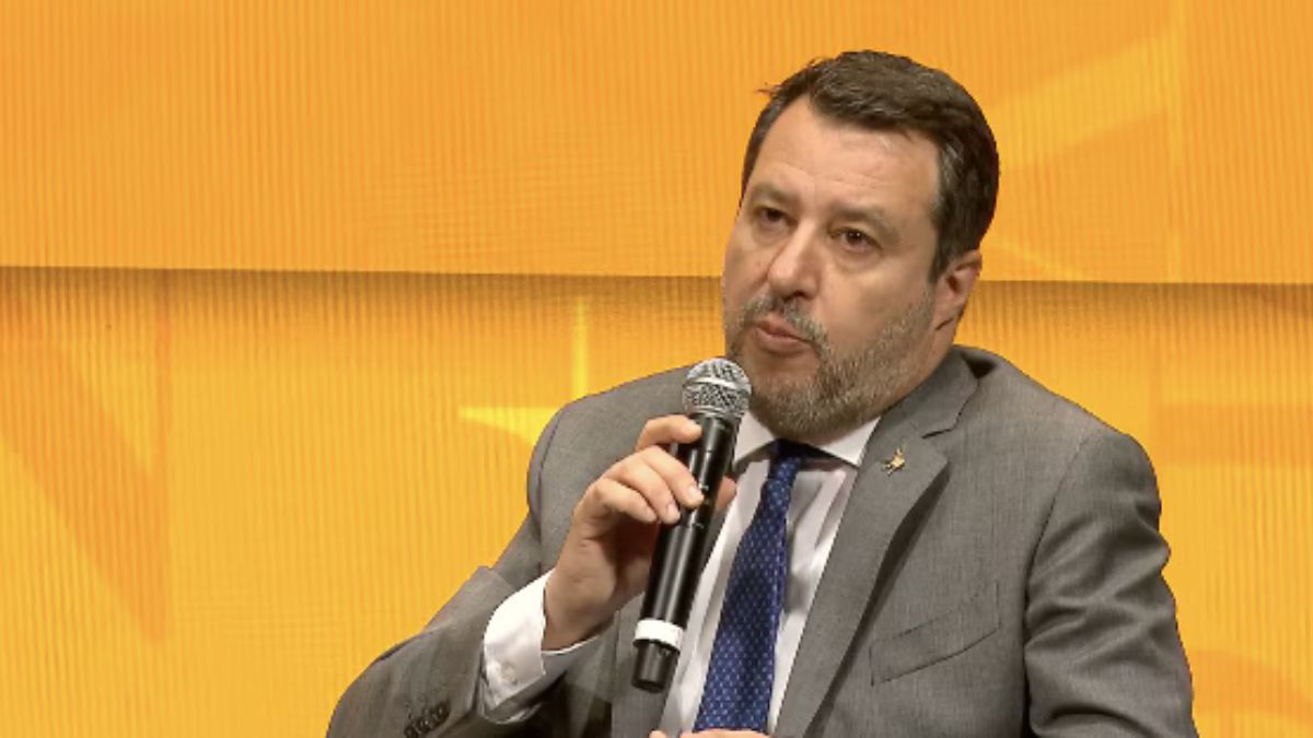 Salvini contestato Festival Economia
