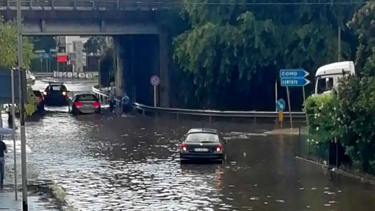 Bomba d’acqua in Italia, alberi caduti e strade chiuse in Brianza