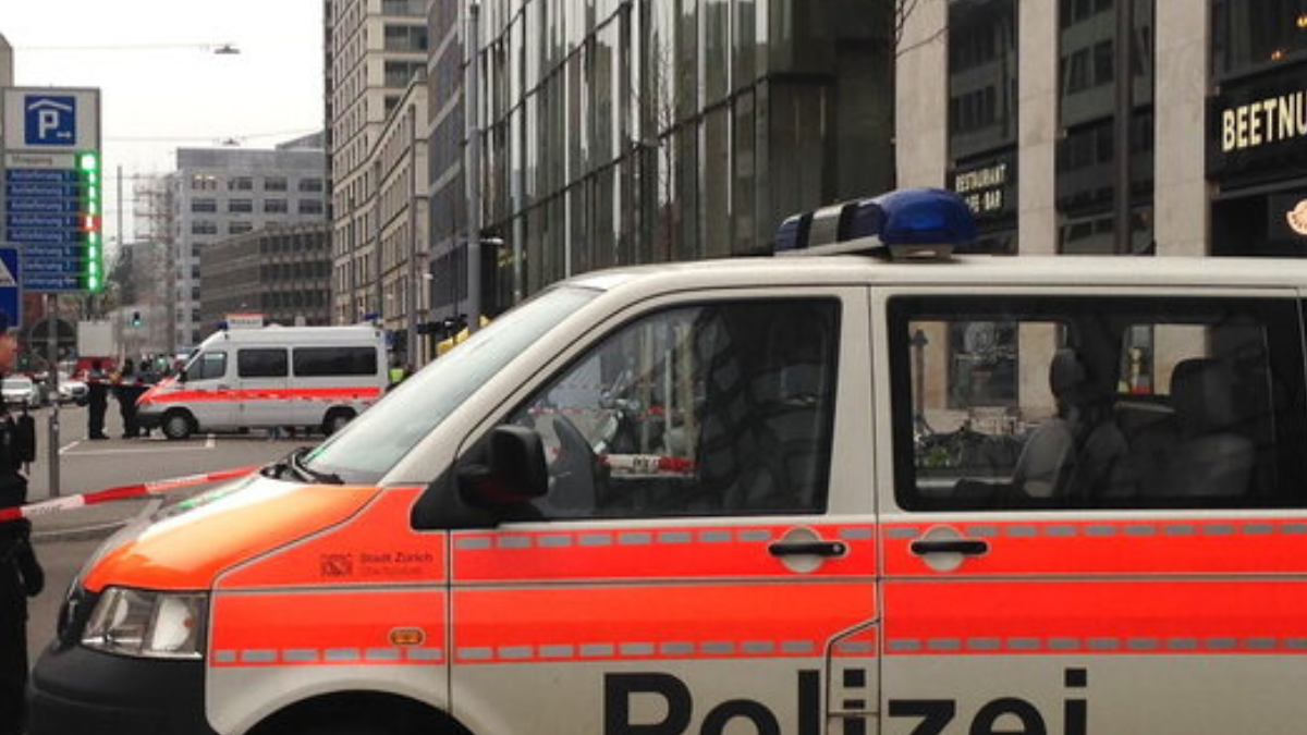 Svizzera, accoltella i passanti in mezzo alla strada: diverse persone ferite