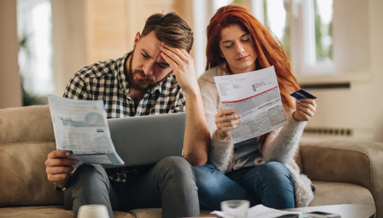 bollette alle stelle ci stanno fregando ecco come il documento che rivela tutto