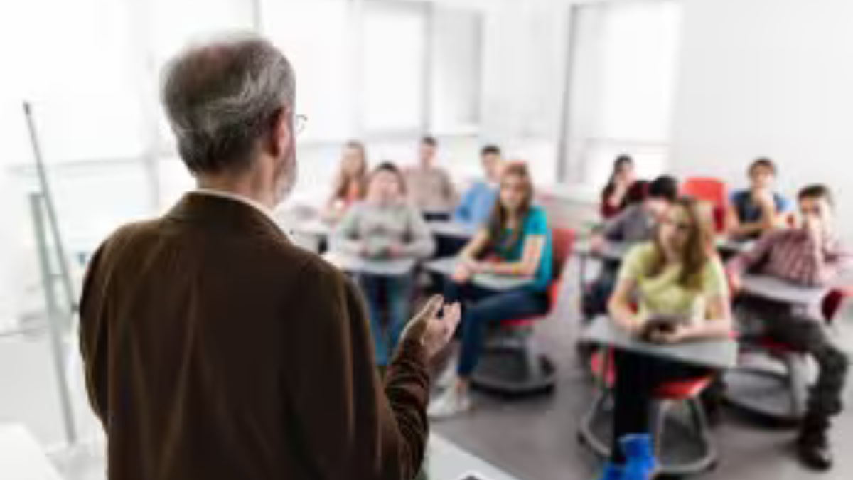 Il figlio prende una nota, lui va a scuola e prende a testate il prof: violenza a Monza