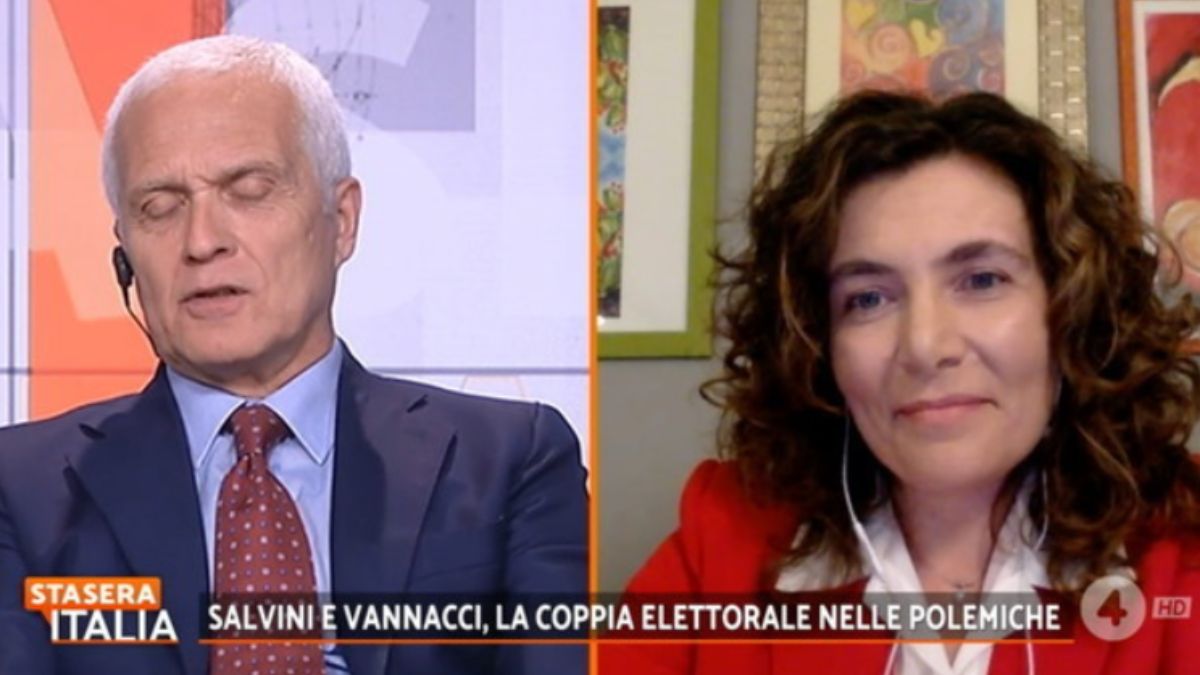 Stasera Italia, il giornalista Verderami asfalta la grillina: “Ha imparato il compitino”. La lite in diretta