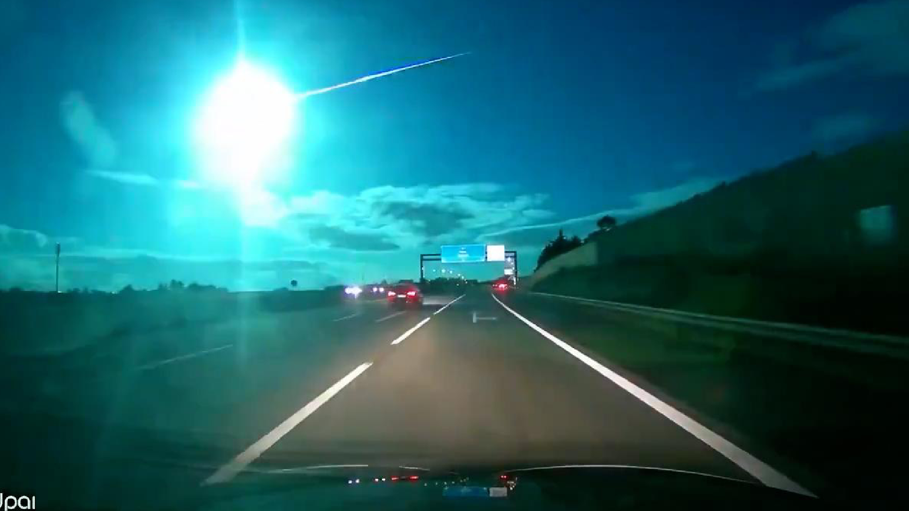 “Un lampo blu nel cielo”, lo spettacolo impressionante di un meteorite in Portogallo
