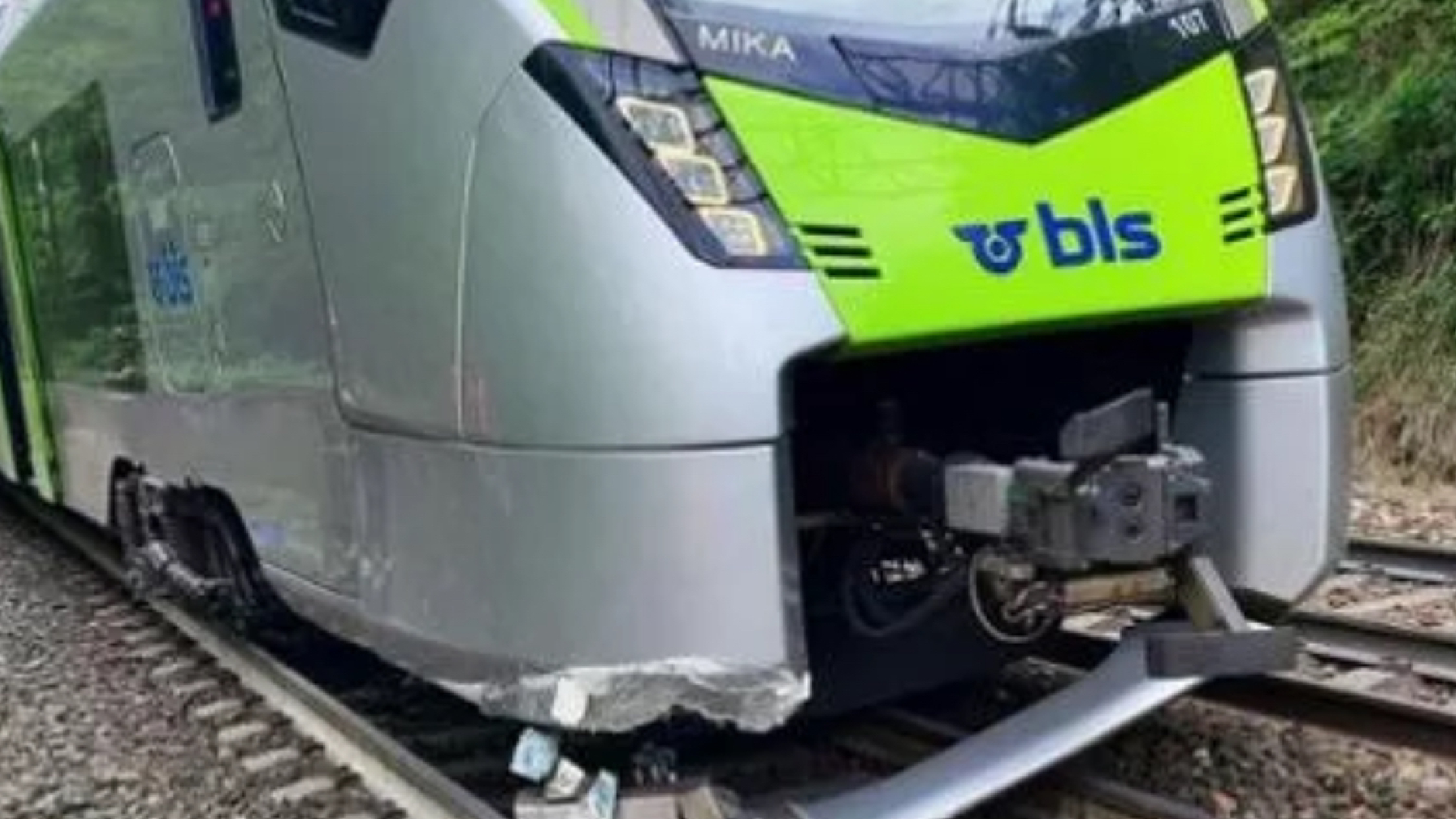 ”È deragliato”, incidente ferroviario in Italia: centinaia di passeggeri coinvolti
