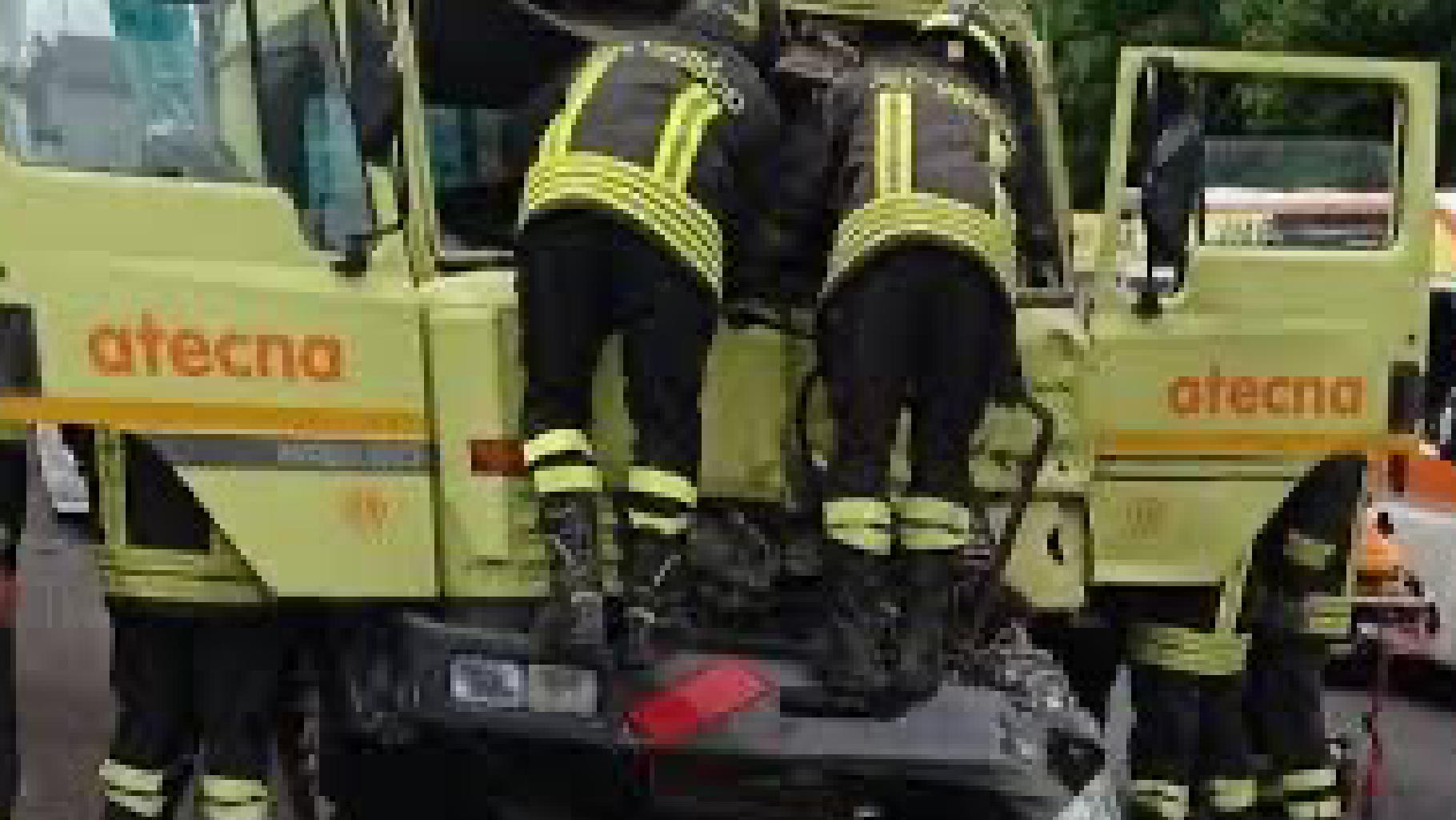 Tragico incidente in autostrada, schianto tra tre tir. Tutto bloccato