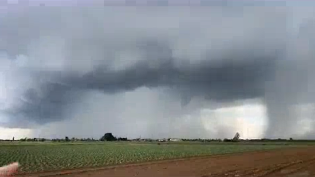 Danni ingenti per il maltempo in Veneto. Tra i fenomeni estremi, le spettacolari immagini di un tornado