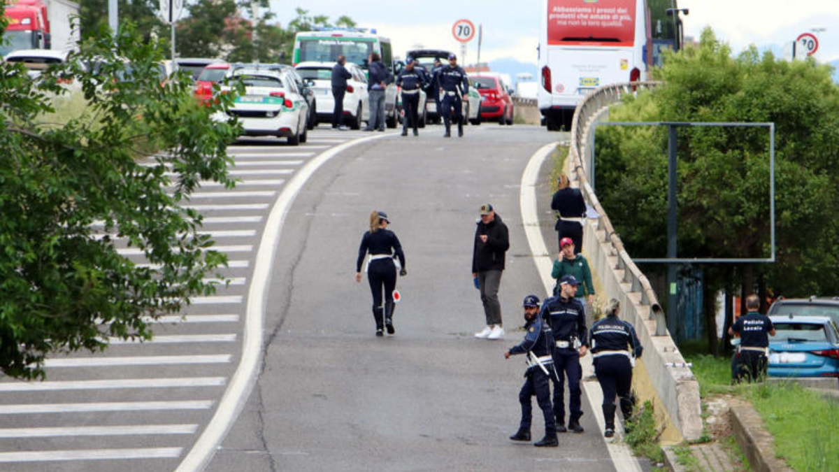 Morto investito da un pullman: era già steso a terra quando è avvenuto l’impatto con il bus