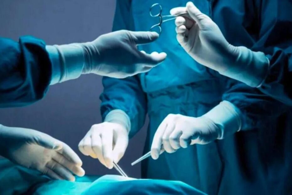 India rimuovono genitali ingannato