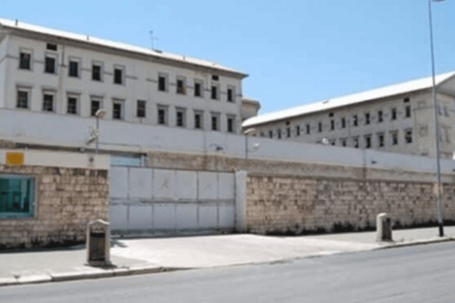 Bari evasione carcere direzione
