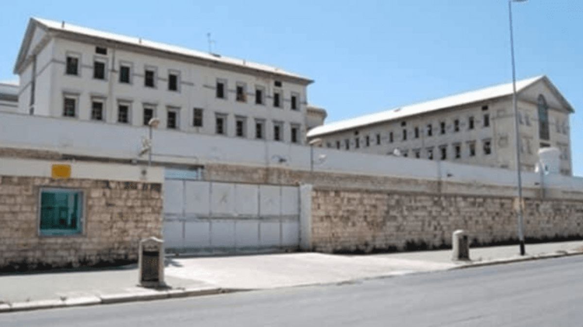 Bari evasione carcere direzione