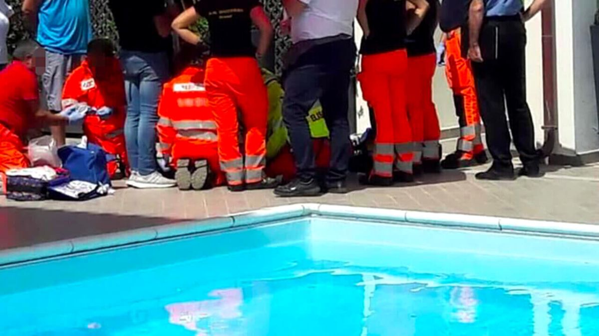 Milano bambina cardiaco piscina