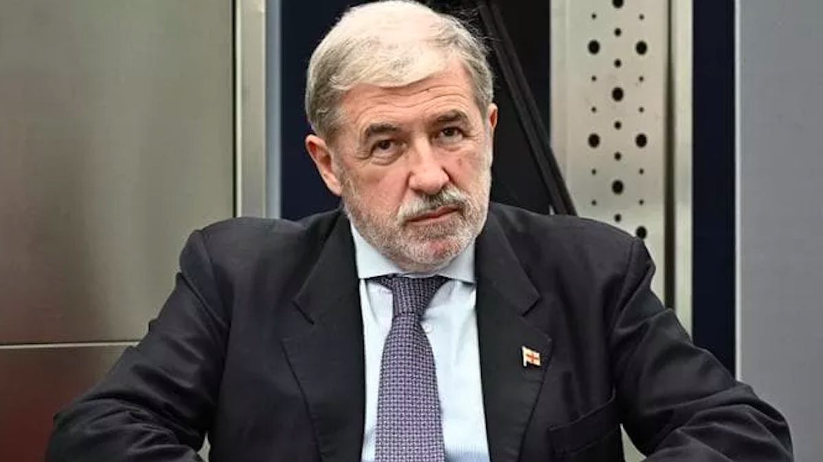 Genova, il sindaco Marco Bucci operato all’ospedale Galliera