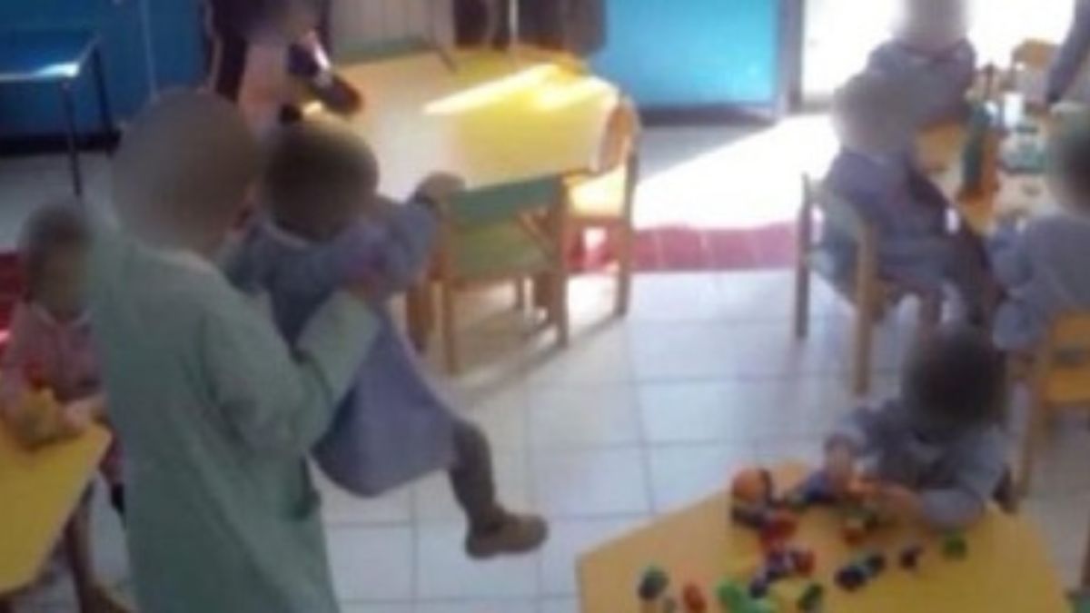bambini picchiati asilo condannate maestre