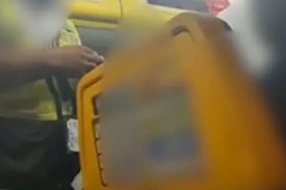 volo Ryanair atterraggio emergenza