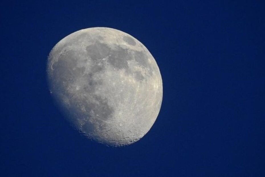 Luna lato sotterraneo grotte