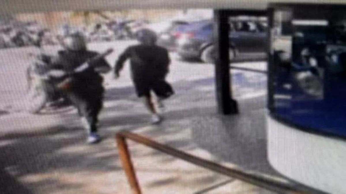 Torre Annunziata raid lido